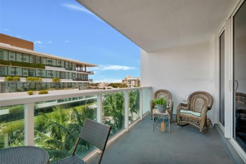 Condo in Miami Beach, Florida, 1 bedroom  № 2053080 - photo 13