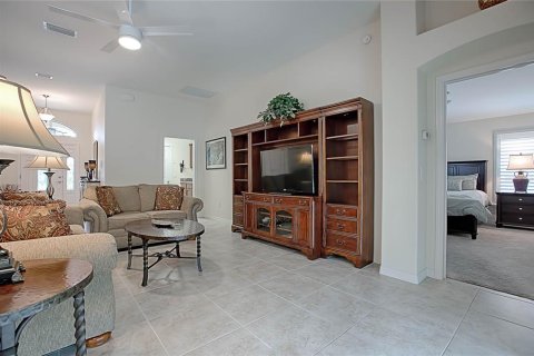 Casa en alquiler en The Villages, Florida, 2 dormitorios, 167.97 m2 № 1833333 - foto 7