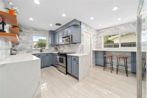 Купить виллу или дом в Форт-Лодердейл, Флорида 4 спальни, 204.76м2, № 1958040 - фото 7