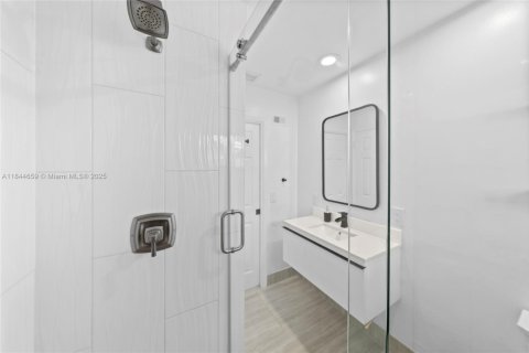 Купить виллу или дом в Форт-Лодердейл, Флорида 4 спальни, 204.76м2, № 1958040 - фото 10