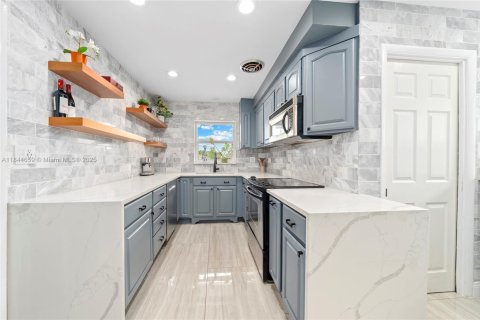 Купить виллу или дом в Форт-Лодердейл, Флорида 4 спальни, 204.76м2, № 1958040 - фото 6