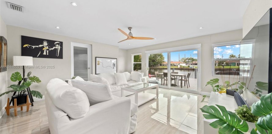 Дом в Форт-Лодердейл, Флорида 4 спальни, 204.76м2 № 1958040