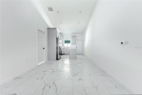 Casa en venta en Haines City, Florida, 4 dormitorios, 139.45 m2 № 1882718 - foto 9