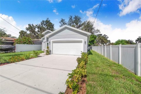 Casa en venta en Haines City, Florida, 4 dormitorios, 139.45 m2 № 1882718 - foto 2