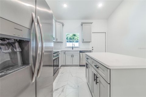 Casa en venta en Haines City, Florida, 4 dormitorios, 139.45 m2 № 1882718 - foto 12