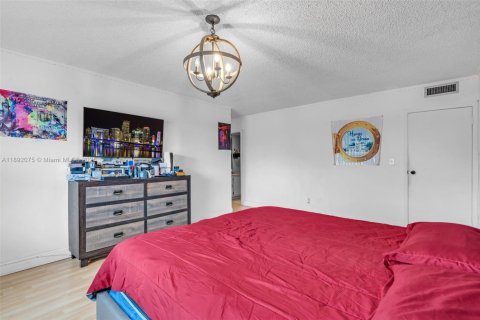 Condominio en alquiler en Lauderhill, Florida, 2 dormitorios, 122.07 m2 № 1946351 - foto 19