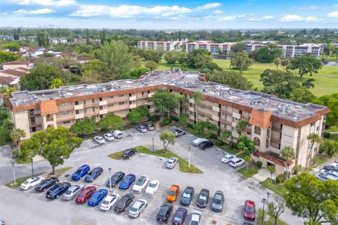 Condominio en alquiler en Lauderhill, Florida, 2 dormitorios, 122.07 m2 № 1946351 - foto 1