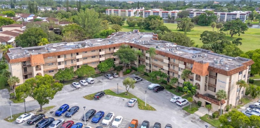Condominio en Lauderhill, Florida, 2 dormitorios  № 1946351