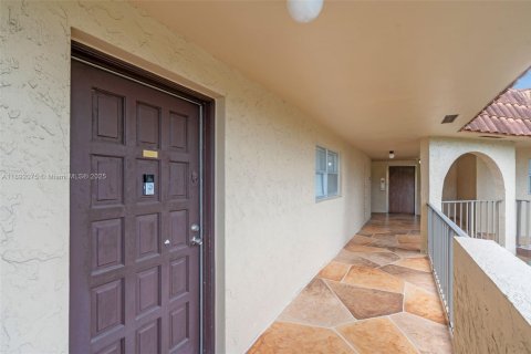 Condominio en alquiler en Lauderhill, Florida, 2 dormitorios, 122.07 m2 № 1946351 - foto 4
