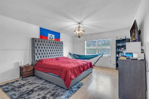 Condominio en alquiler en Lauderhill, Florida, 2 dormitorios, 122.07 m2 № 1946351 - foto 18
