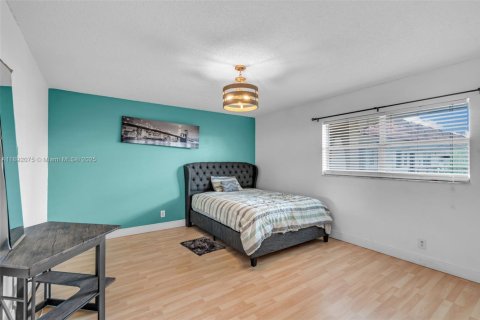 Condominio en alquiler en Lauderhill, Florida, 2 dormitorios, 122.07 m2 № 1946351 - foto 14