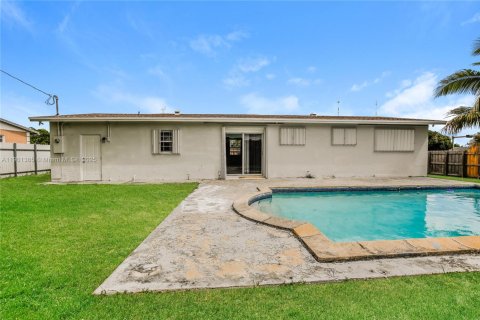 Снять в аренду виллу или дом в Майами-Гарденс, Флорида 3 спальни, 129.69м2, № 1951685 - фото 15