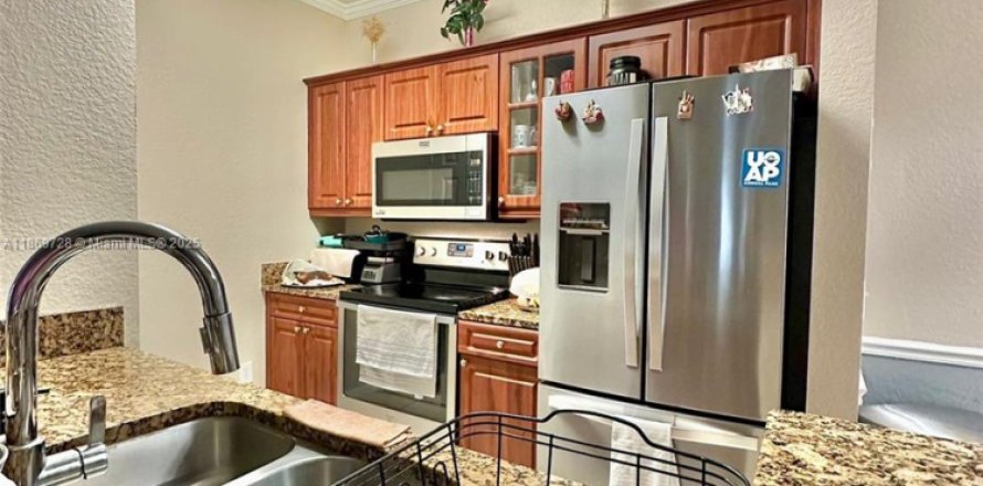 Condominio en Orlando, Florida, 2 dormitorios  № 1919992