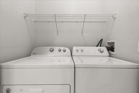 Condominio en venta en Orlando, Florida, 2 dormitorios № 1919992 - foto 14