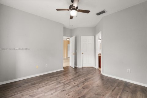 Condominio en venta en Orlando, Florida, 2 dormitorios № 1919992 - foto 17