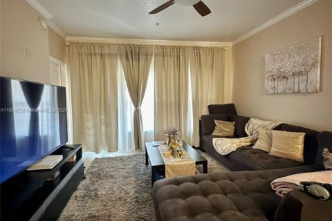 Condominio en venta en Orlando, Florida, 2 dormitorios № 1919992 - foto 3