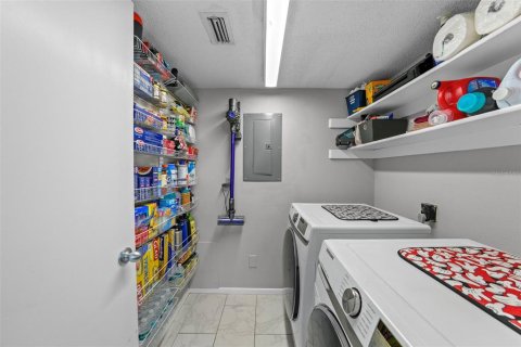 Купить таунхаус в Семинол, Флорида 8 комнат, 124.02м2, № 1690590 - фото 15