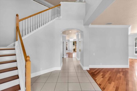 House in Tampa, Florida 5 bedrooms, 330.45 sq.m. № 1884326 - photo 7