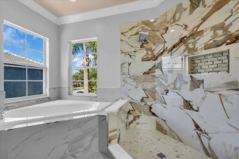 House in Tampa, Florida 5 bedrooms, 330.45 sq.m. № 1884326 - photo 30