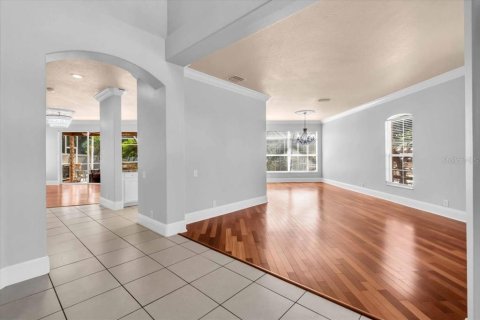 House in Tampa, Florida 5 bedrooms, 330.45 sq.m. № 1884326 - photo 8