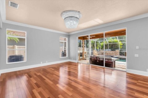 House in Tampa, Florida 5 bedrooms, 330.45 sq.m. № 1884326 - photo 16