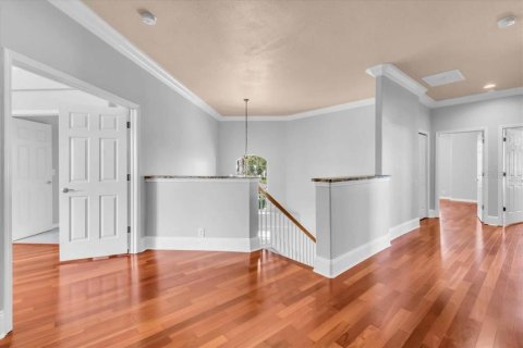 House in Tampa, Florida 5 bedrooms, 330.45 sq.m. № 1884326 - photo 25