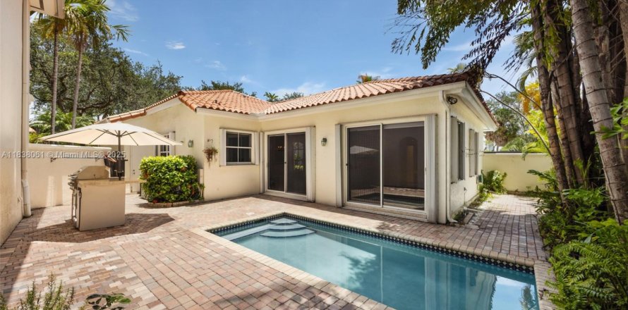 Villa ou maison à Hollywood, Floride 3 chambres, 145.02 m2 № 1841119