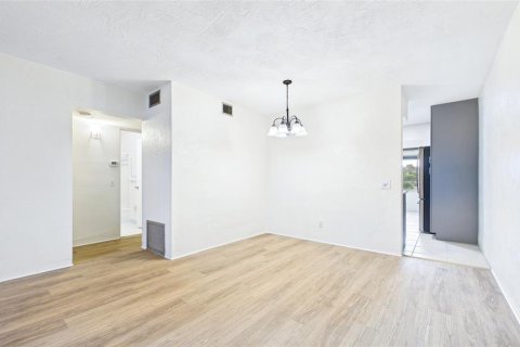 Condo in Clearwater, Florida, 2 bedrooms  № 2229593 - photo 16