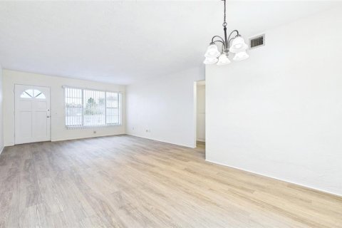 Condo in Clearwater, Florida, 2 bedrooms  № 2229593 - photo 13