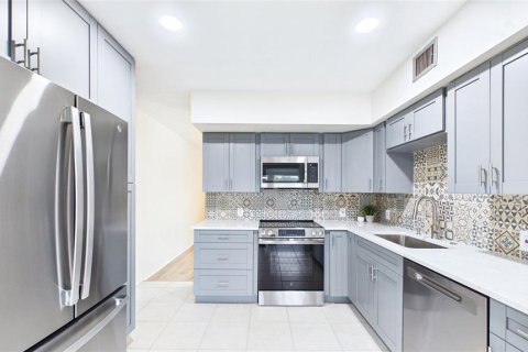 Condo in Clearwater, Florida, 2 bedrooms  № 2229593 - photo 20