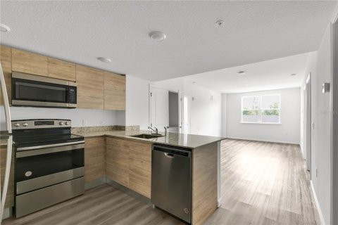 Condo in Orlando, Florida, 3 bedrooms  № 1856606 - photo 1