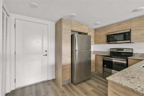 Condo in Orlando, Florida, 3 bedrooms  № 1856606 - photo 2