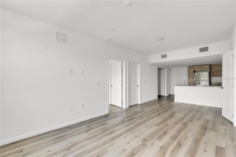 Condo in Orlando, Florida, 3 bedrooms  № 1856606 - photo 5