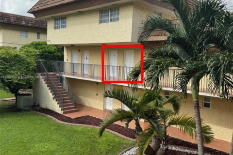 Condo in Miami, Florida, 2 bedrooms  № 1930754 - photo 19