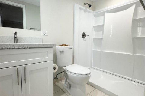 Condo in Miami, Florida, 2 bedrooms  № 1930754 - photo 10