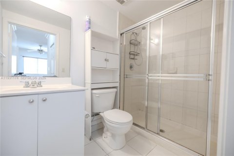 Copropriété à louer à Cutler Bay, Floride: 2 chambres, 75.16 m2 № 1996614 - photo 11