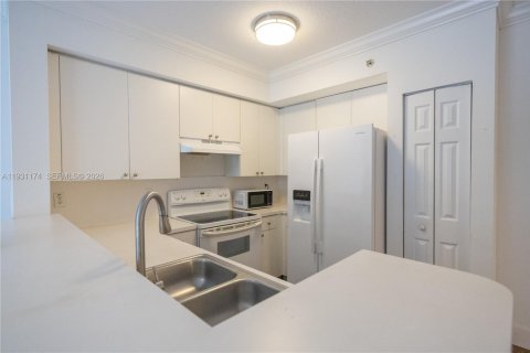 Copropriété à louer à Cutler Bay, Floride: 2 chambres, 75.16 m2 № 1996614 - photo 6