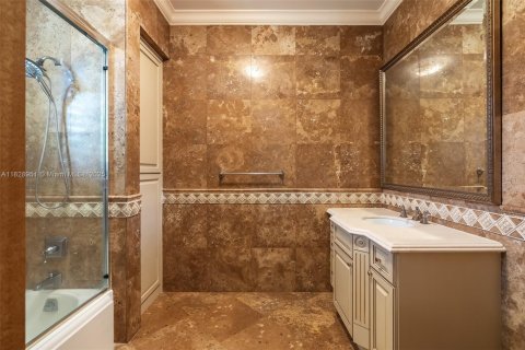 Villa ou maison à vendre à Pinecrest, Floride: 6 chambres, 687.48 m2 № 1802501 - photo 27