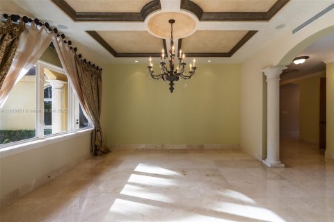 Villa ou maison à vendre à Pinecrest, Floride: 6 chambres, 687.48 m2 № 1802501 - photo 11