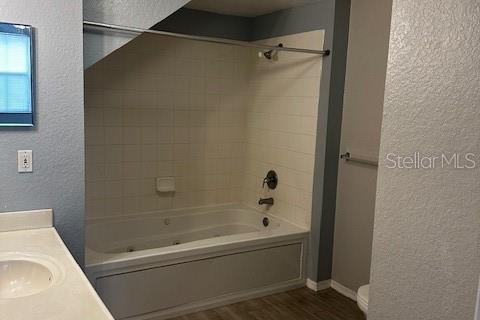Propiedad comercial en venta en Kissimmee, Florida, 11 dormitorios, 136.57 m2 № 2092371 - foto 7