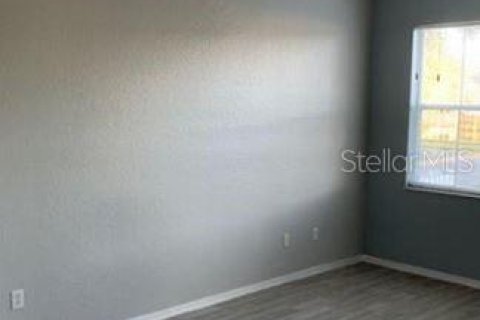 Propiedad comercial en venta en Kissimmee, Florida, 11 dormitorios, 136.57 m2 № 2092371 - foto 5