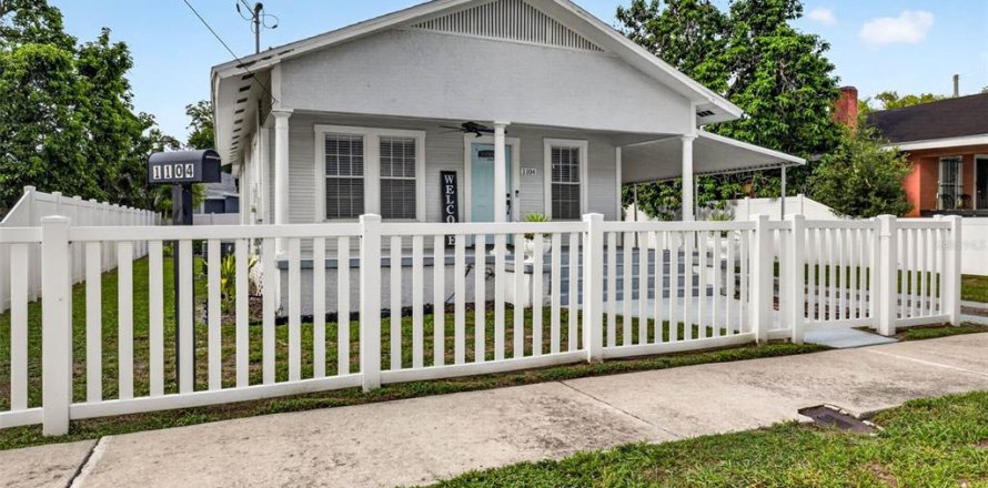 Villa ou maison à Tampa, Floride 3 chambres, 102.56 m2 № 2359096