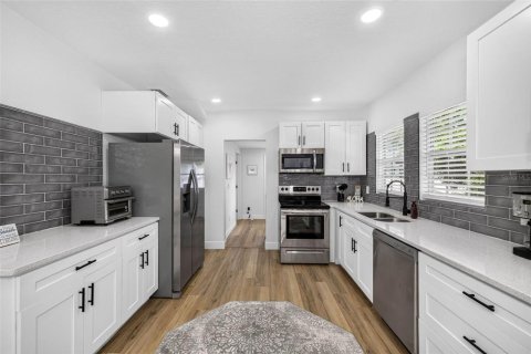 Villa ou maison à vendre à Tampa, Floride: 3 chambres, 102.56 m2 № 2359096 - photo 21