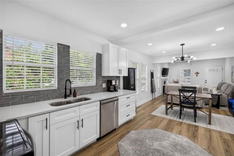Villa ou maison à vendre à Tampa, Floride: 3 chambres, 102.56 m2 № 2359096 - photo 26