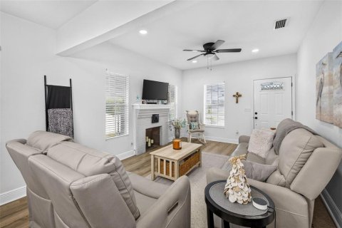 Villa ou maison à vendre à Tampa, Floride: 3 chambres, 102.56 m2 № 2359096 - photo 13