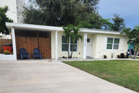 Villa ou maison à South Pasadena, Floride 2 chambres, 95.13 m2 № 2366947