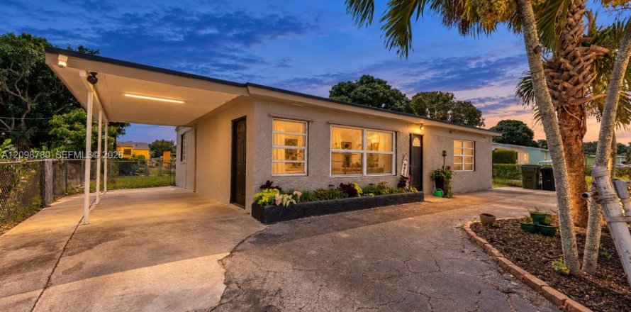 Villa ou maison à Fort Lauderdale, Floride 3 chambres, 122.17 m2 № 2395372