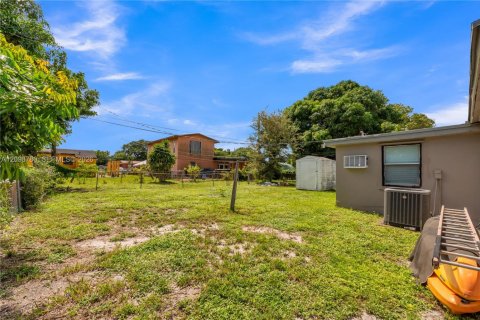 Villa ou maison à vendre à Fort Lauderdale, Floride: 3 chambres, 122.17 m2 № 2395372 - photo 16