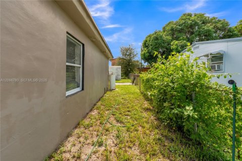 Villa ou maison à vendre à Fort Lauderdale, Floride: 3 chambres, 122.17 m2 № 2395372 - photo 24