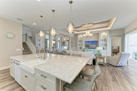 House in Sarasota, Florida 4 bedrooms, 325.16 sq.m. № 1640880 - photo 15